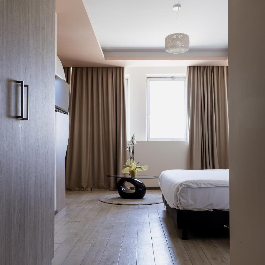 Queen Hotel Сесто-Сан-Джованни Экстерьер фото